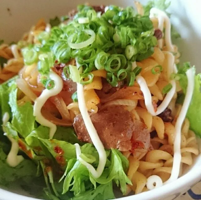 残り物の鶏レバーとわさび菜のサラダパスタ|tsukaさん