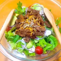 Snapdishの料理写真:well done steak salad😘❤️|Seikitchenさん