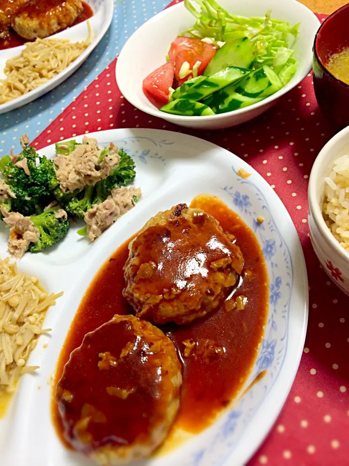 ハンバーグと野菜たっぷり晩ごはん|ゆきさん