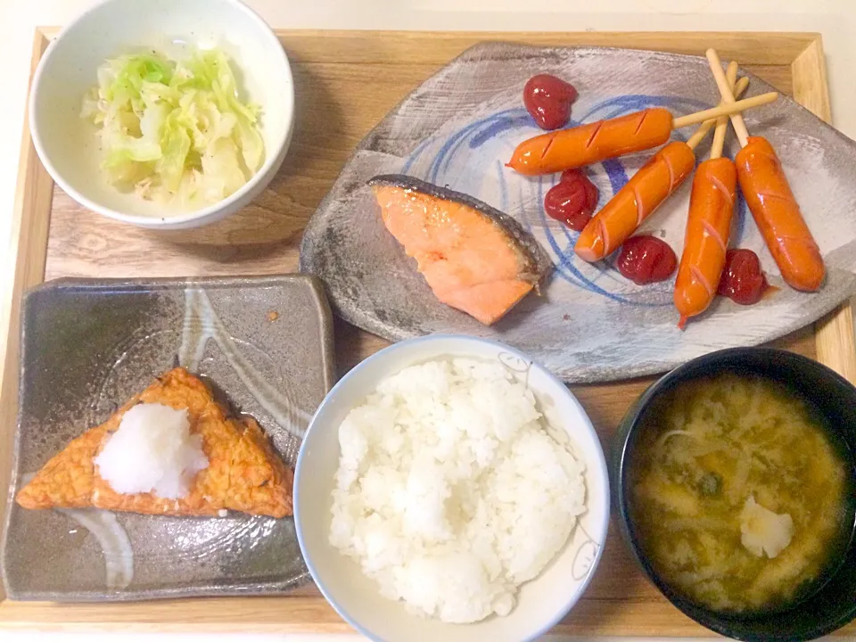 茹でキャベツと桜海老の酢味噌かけ、厚揚げ大根おろし、鮭西京焼き
(子供)フランクフルト|ちゃこさん