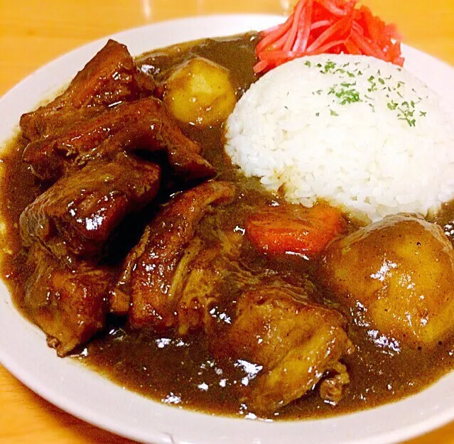 Snapdishの料理写真:じっくり煮込んだトロトロゴロ肉カレー Japanese curryrice|ガク魁‼︎男飯さん