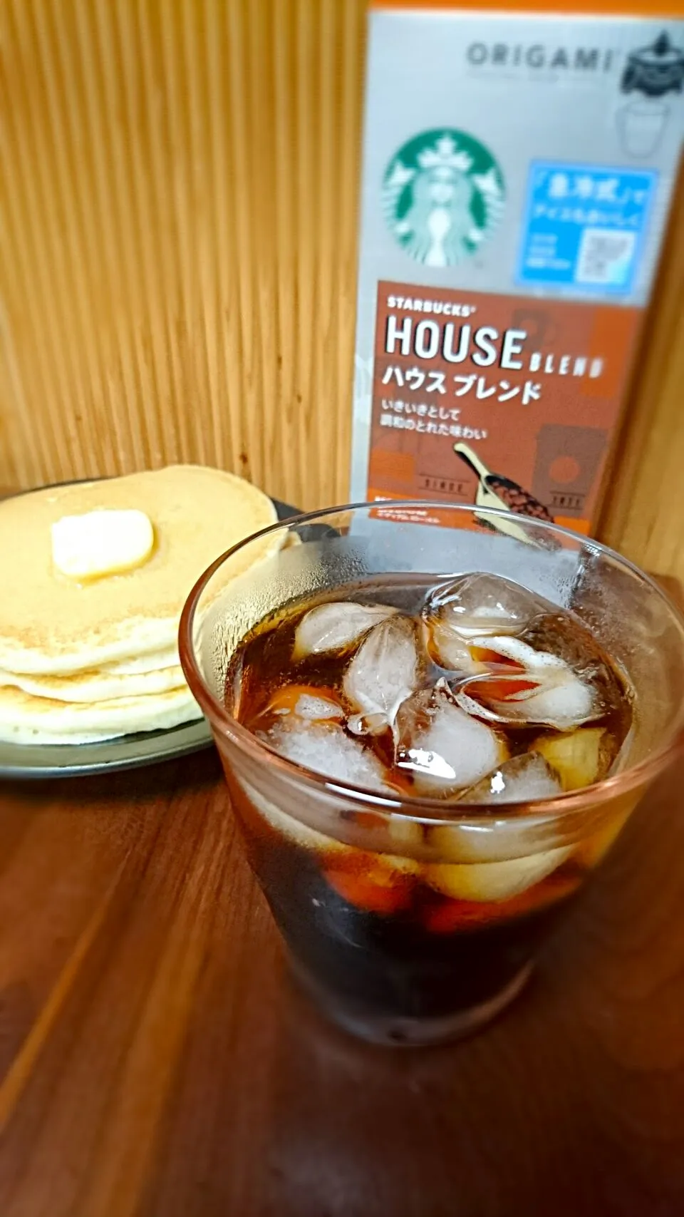 朝ごはんパンケーキとアイスコーヒー|たかたれさん