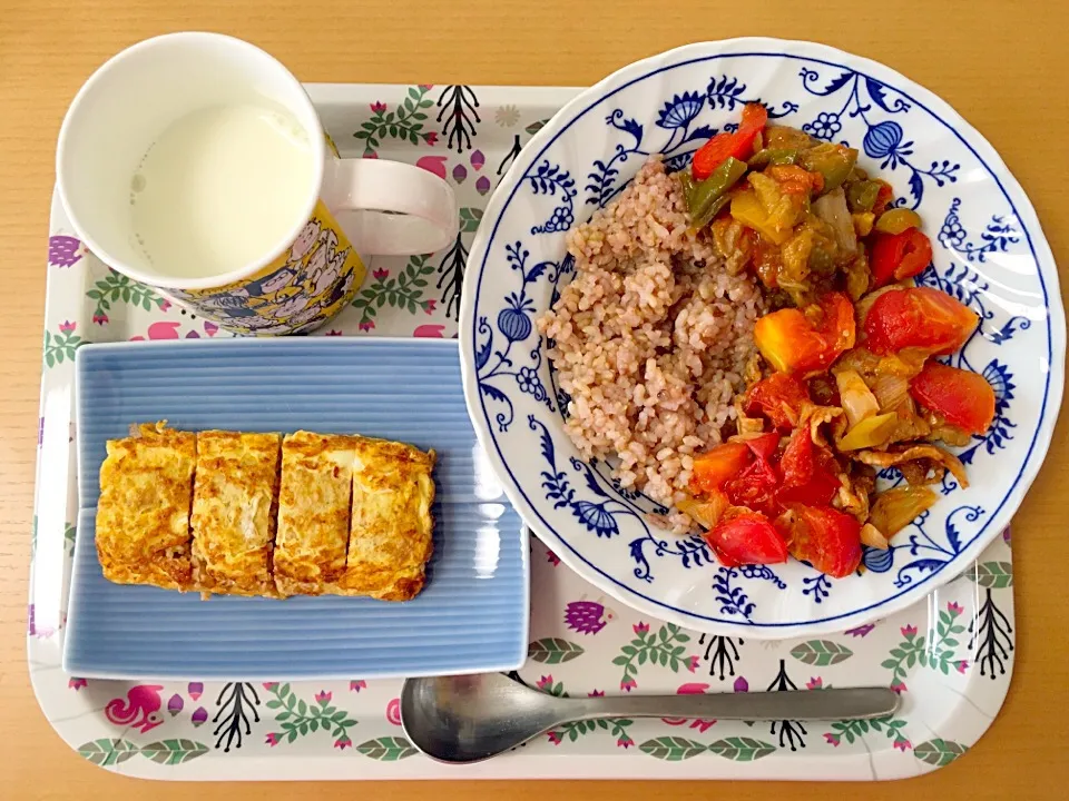 ６月12日昼
残り物ぶっかけ丼
納豆卵焼き|あちゃんみんさん