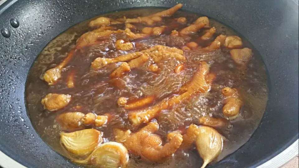 Stew Braised Chicken Feet 👄👅💋💖☝1st attempt..1 more hour to go...|🌷lynnlicious🌷さん