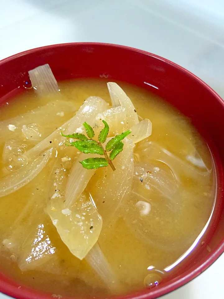 うちの新玉ねぎ味噌汁、煮干し出汁|Mayumi Konishiさん