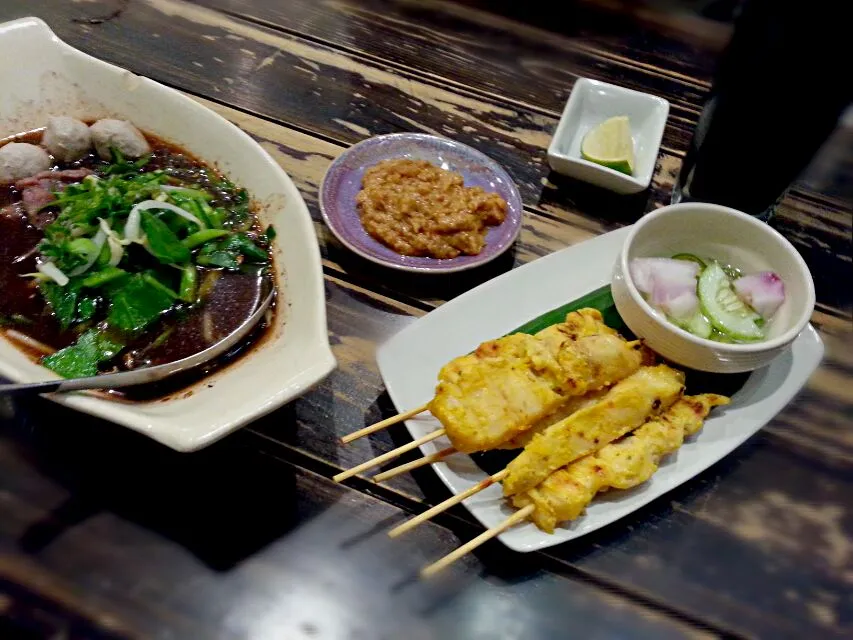 Chicken satay & Thai beef noodle . #Right time in the Right place ;-)|Heartさん