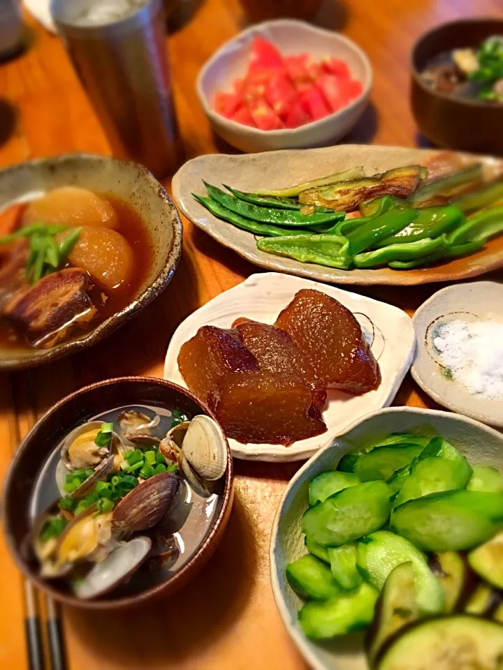 Snapdishの料理写真:今から夕食😊
ご飯の代わりにちまき☝️
貝汁は最後に味醂を少し垂らすと美味しくなると魚屋さんに教えてもらったら本当違うよ✨|きあり914さん