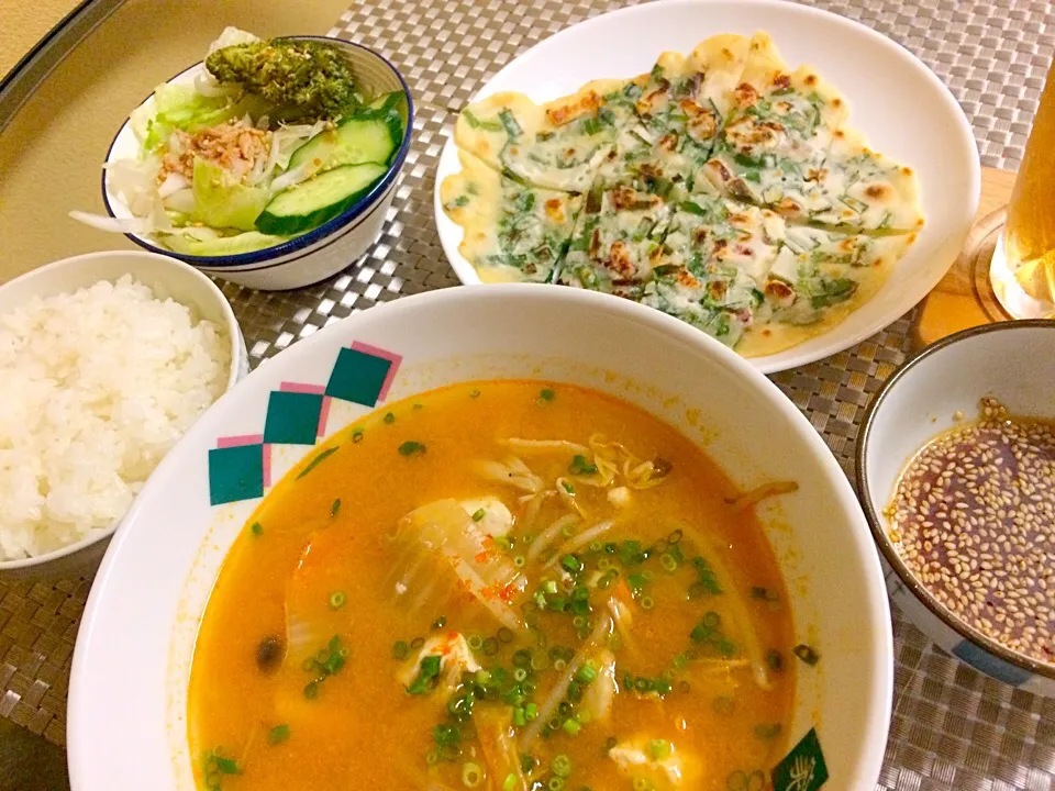 チゲスープ定食♡

ごはんが進んでまう٩( ᐛ )و|えりえいたさん