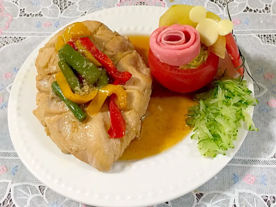 🌺鶏胸肉のガーリック焼き煮
🌺トマトのサラダ|Kii mamaさん