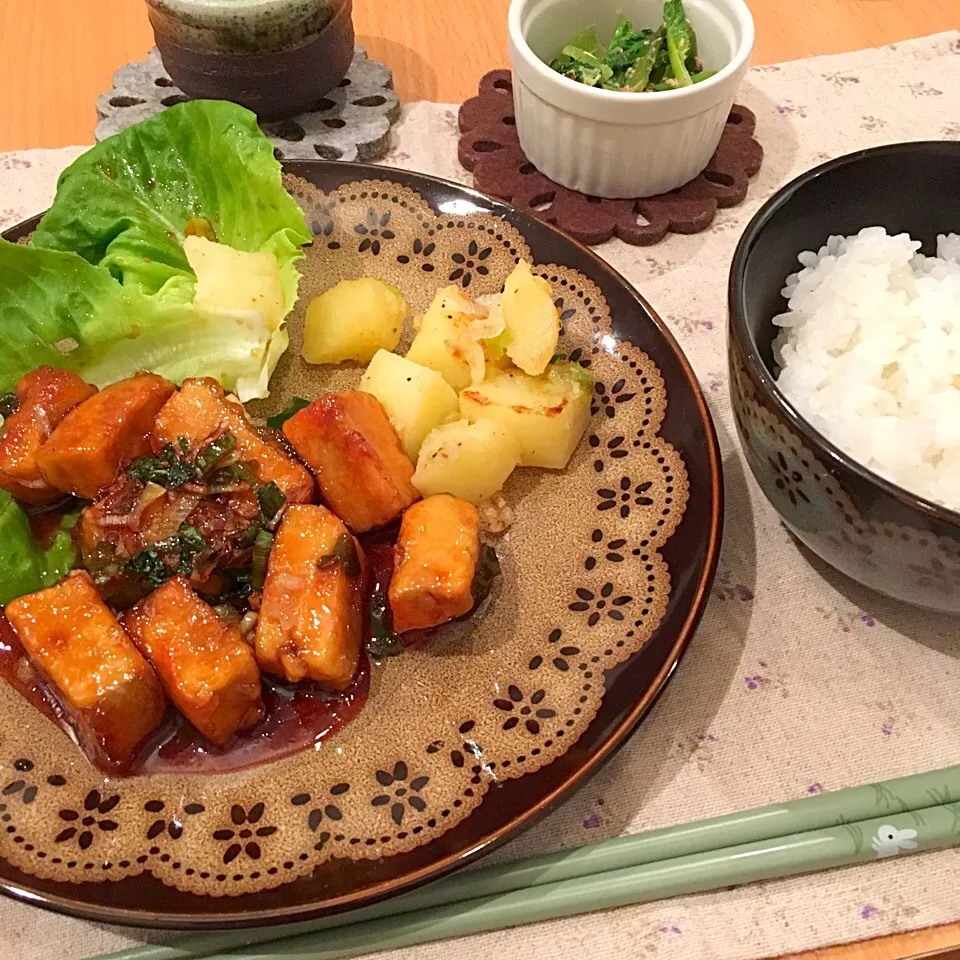 高野豆腐の照り焼きとネギ塩ポテト、小松菜のおかかマヨ和え|かぴこさん