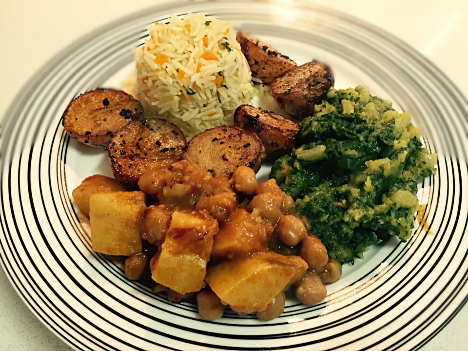 Chickpea & sweet potato curry, spinach & gem squash, rice and roasted baby potato|Sergio Lacuevaさん