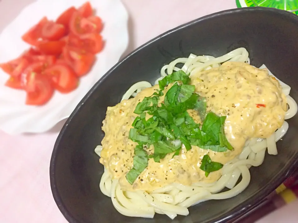 ココナッツうどんなるものを作ってみました。❤️ うちの近所にとっても美味しいココナッツうどんを出すカフェがあるのですが、主人に食べさせたくて塩分を調節して作ってみました。😄|ナタママさん