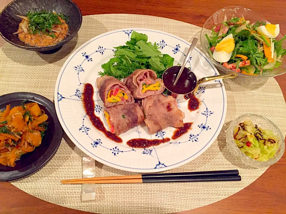 牛肉のトマトチーズ大葉巻き♡&にんじんとにんじんの葉としらすのきんぴら&キャベツの浅漬け&サラダ&みょうが納豆|ゆり0707さん