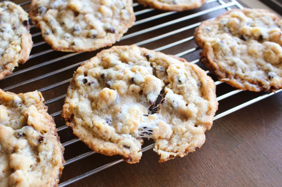 Rocky road cookies🍪 チョコナッツとマシュマロのクッキー😋|Ai made it for youさん