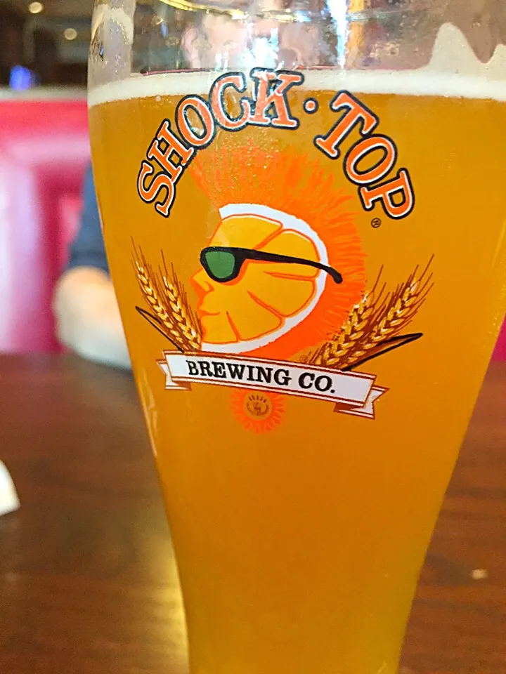 Shock Top beer on Draft|Maria Schlossbergさん