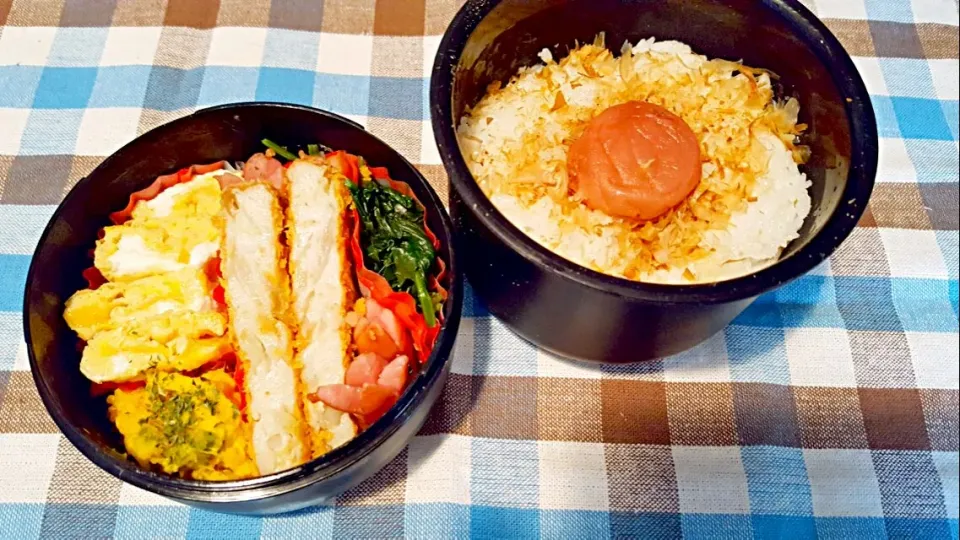 お弁当。オニオンフライと出し巻きとほうれん草のおひたしとカボチャサラダとウインナー。今週もがんばろーっと( ^ω- )|エリカさん