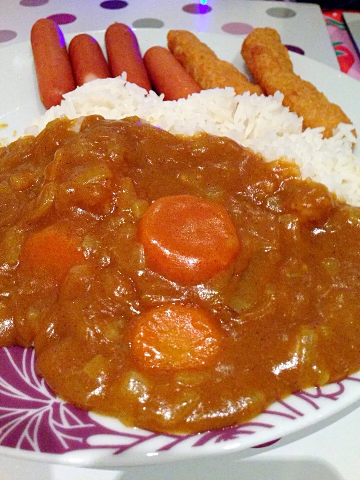 Curry on Rice with Sausage and Fried Chicken|enJOYさん