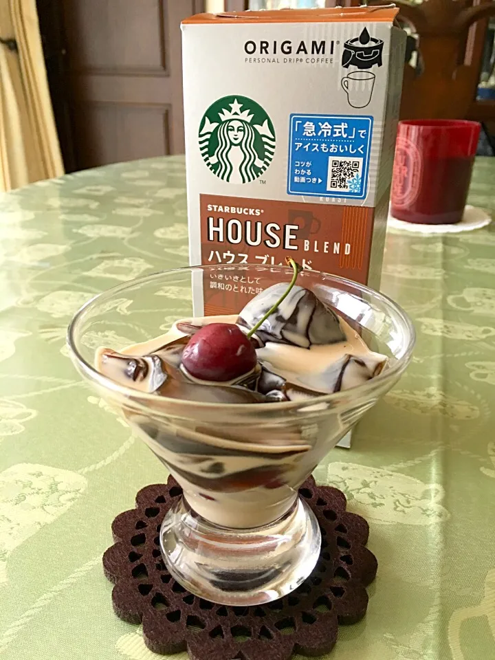 Snapdishの料理写真:STARBUCKS ハウスブレンドで
コーヒーゼリー！！|クリスマスローズさん