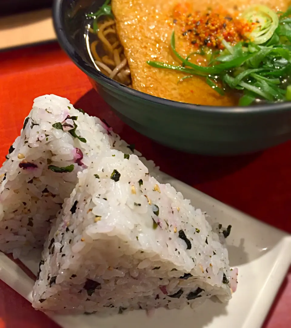 凄まじく切り立った尾根で滑落遭難しそうな急峰おにぎり🍙を登頂する⛰|にゃあ（芸名）さん