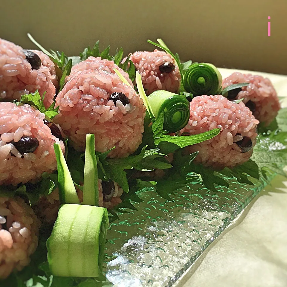 Snapdishの料理写真:紫陽花手まり寿司 カタツムリお散歩中 🐌  【Hydrangea sushi balls w/ cucumber snails】|izoomさん