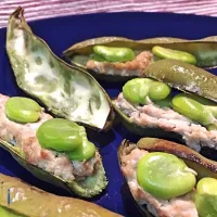 そらまめくんの肉豆腐ベッド 【Broad bean beds w/ tofu-burg filling 】