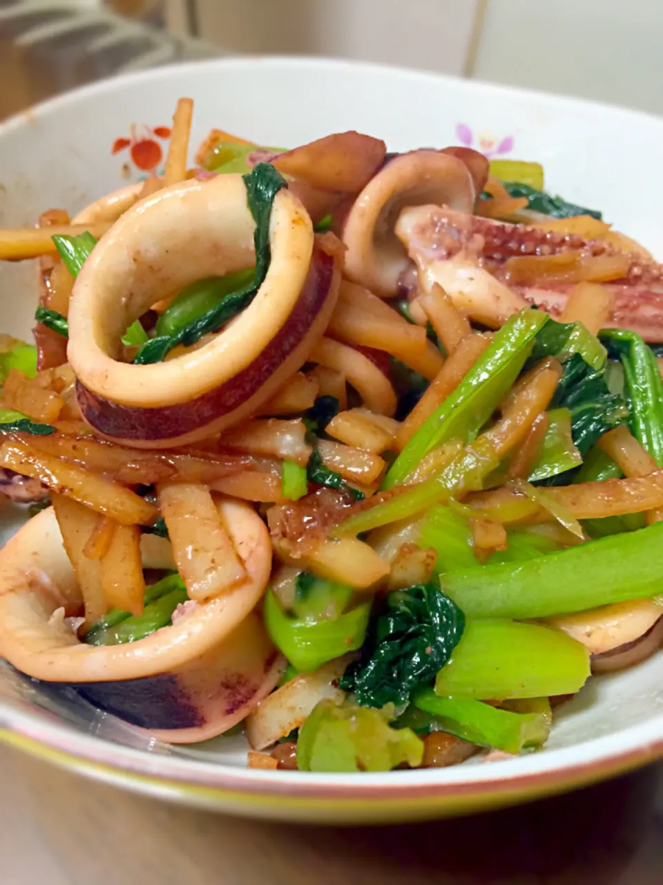 イカと野菜のニンニクバター醤油炒め|みっちんさん