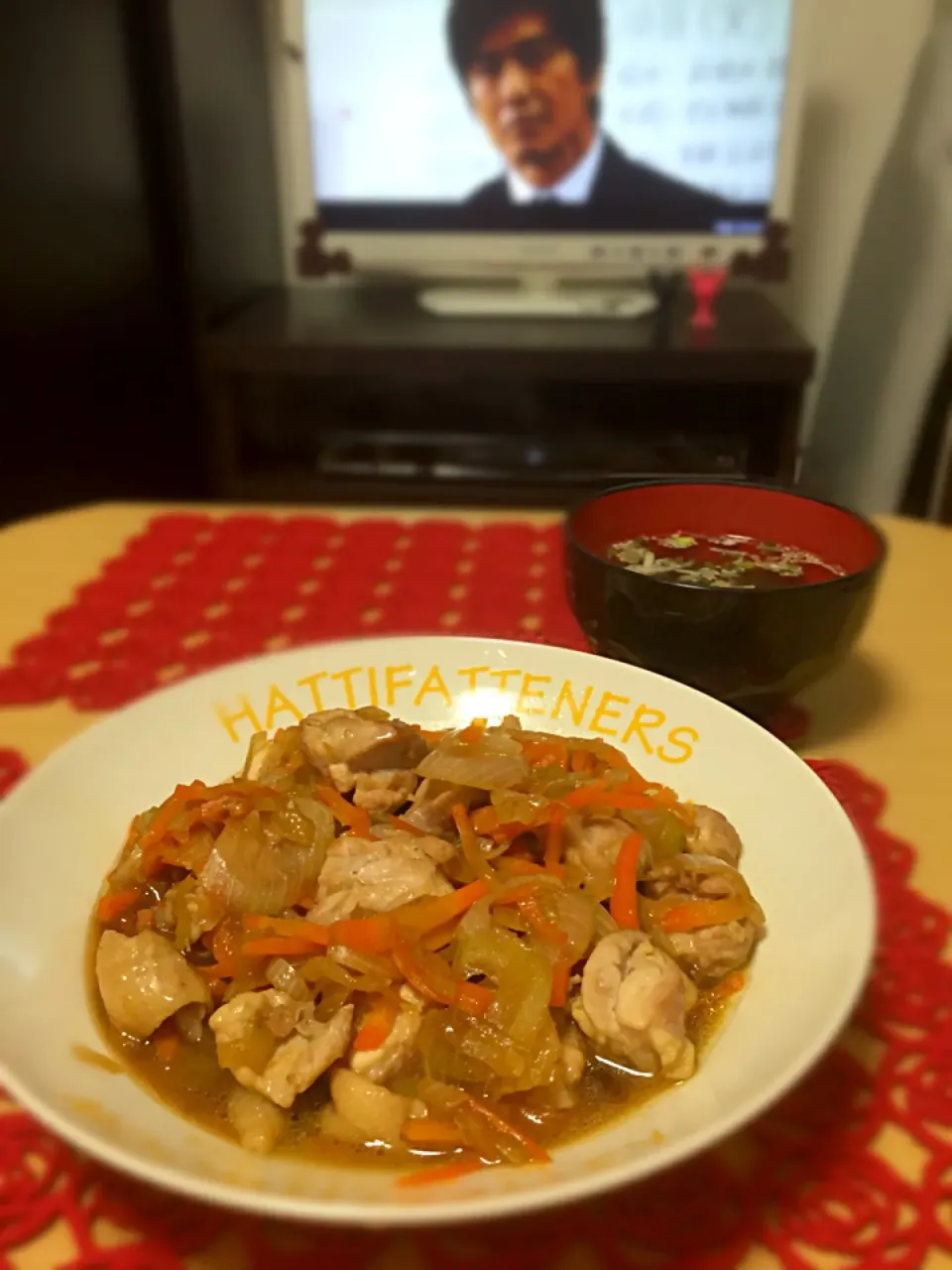 Snapdishの料理写真:鶏肉と野菜の炒め物〜スープは即席よ♡〜
(まだまだ見習いです>_<)|佐藤 晃加音さん