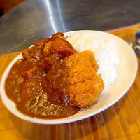 Snapdishの料理写真:今日の賄いランチ。皆んな大好き❤︎カツカレー|マミさん