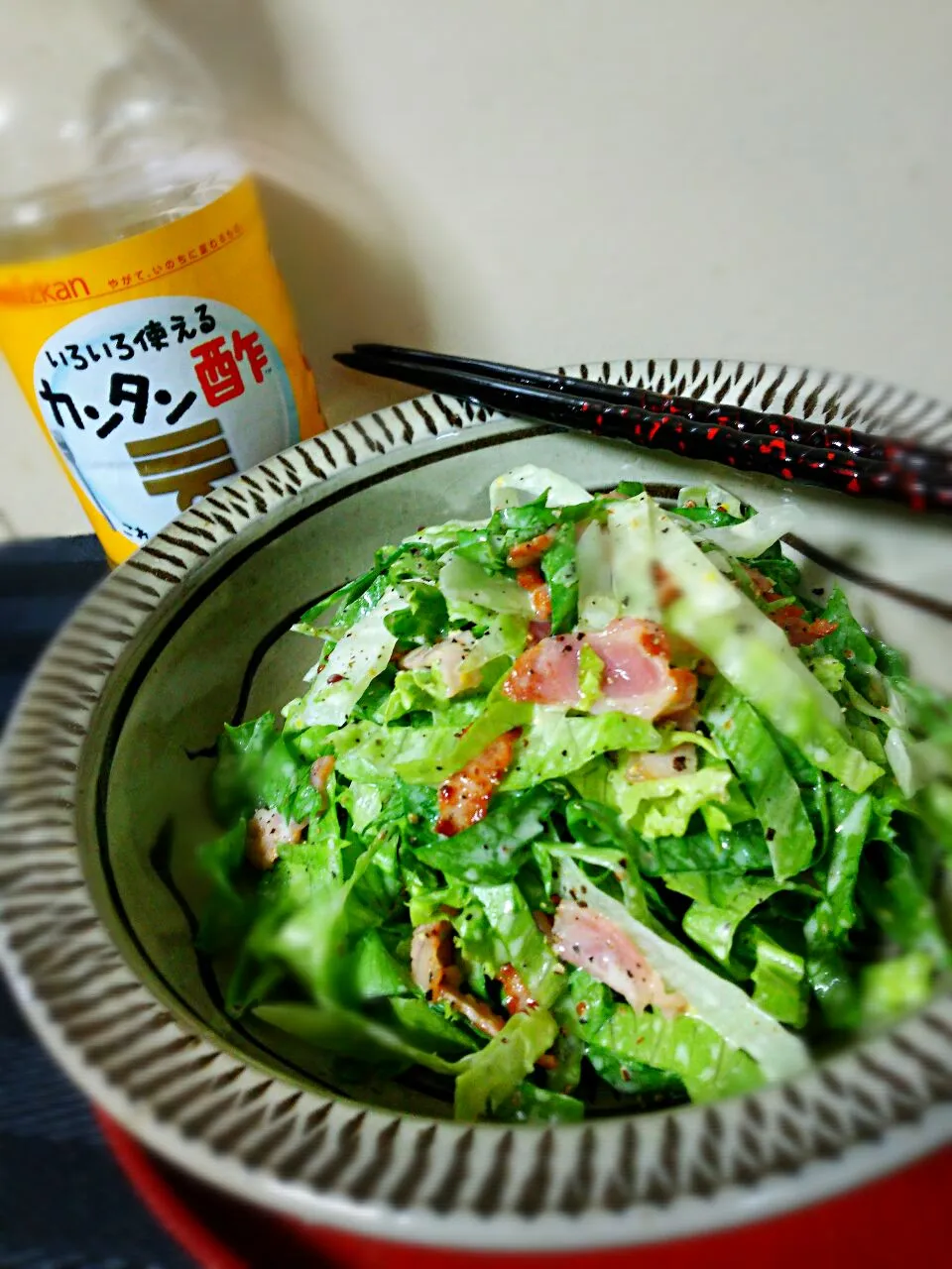 Yumiの簡単LB サラダ～❤ Lettuce&bacon  salad。
かんたん酢で。酢玉生姜も入れてみたよー。|☆Yumi☆さん