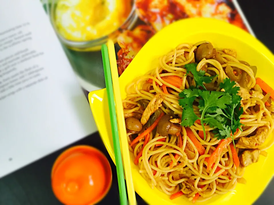 Spicy Chowmein|Fatima Sameena Sharifさん