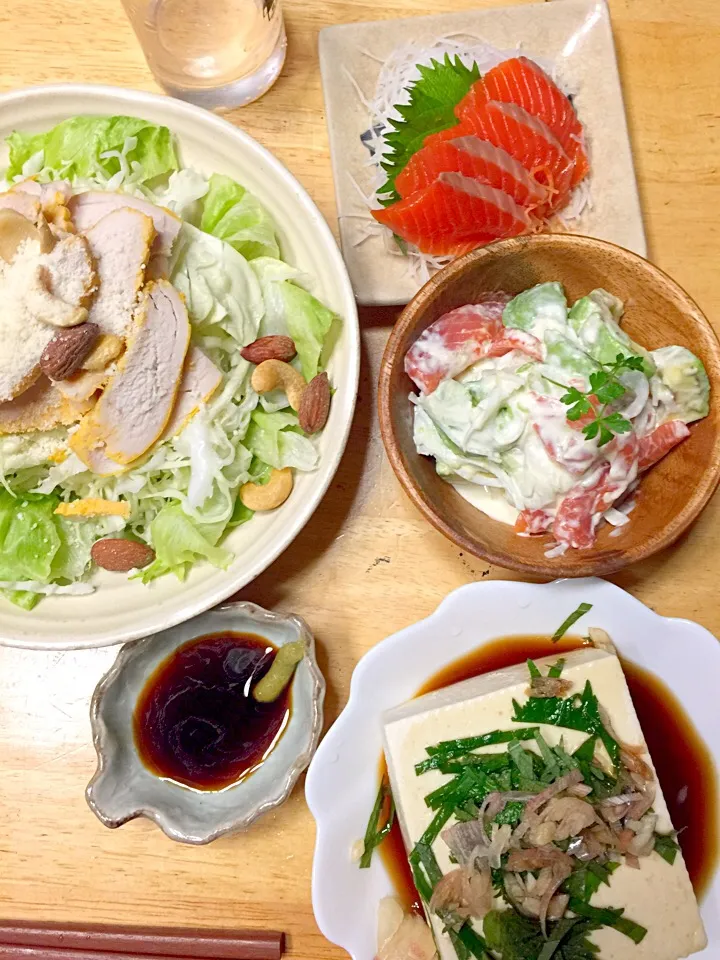 チキンとナッツのサラダ
お刺身
冷奴
アボカドサーモン|ミカさん