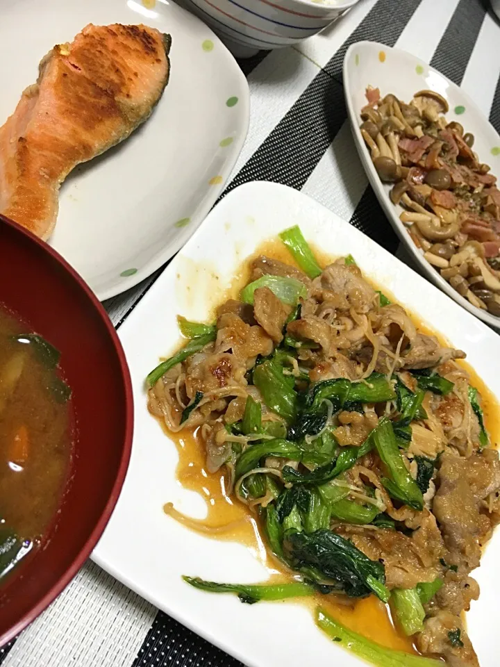 小松菜と豚肉の炒め物、きのこソテー|taeminさん