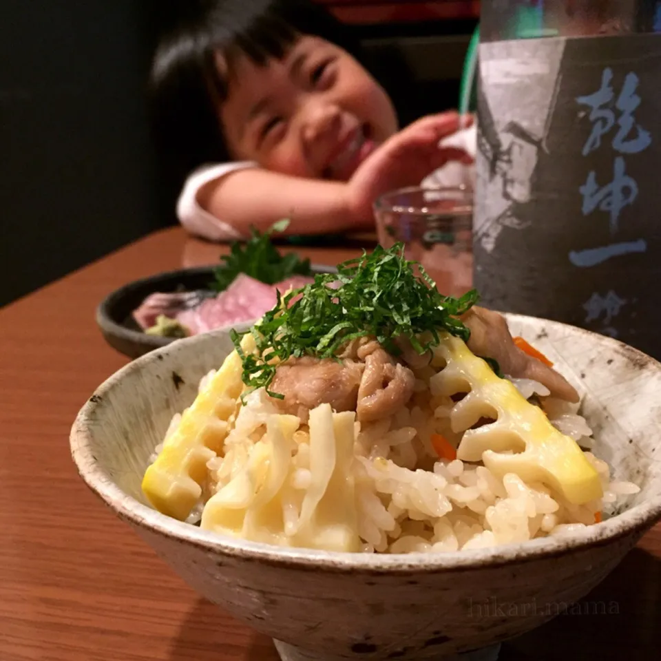 Snapdishの料理写真:鶏肉と筍の炊き込みご飯🍚鰹たたきにマグロ刺身🐟|ひかりママさん