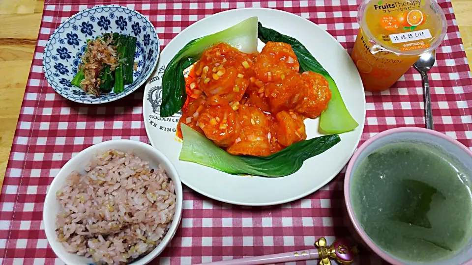 エビチリ
ほうれん草のお浸し
ワカメスープ
雑穀ご飯
フルーツセラピー
#夜ご飯
#ボッチ飯|めぐさん