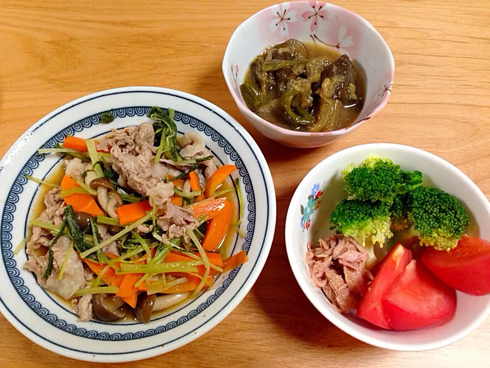 水菜の豚しゃぶ💓茄子とピーマンとお揚げの味噌煮💓サラダ|ほなさん