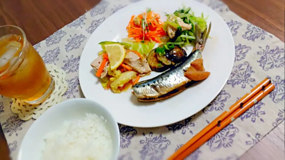 いわしの梅煮
キャベツと豚のマスタードサラダ
ささみと水菜のわさび和え
なすの煮浸し
キャロットラペ|せりさん