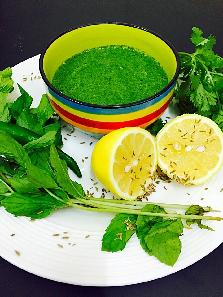 Green coriander and mint chutney|Fatima Sameena Sharifさん