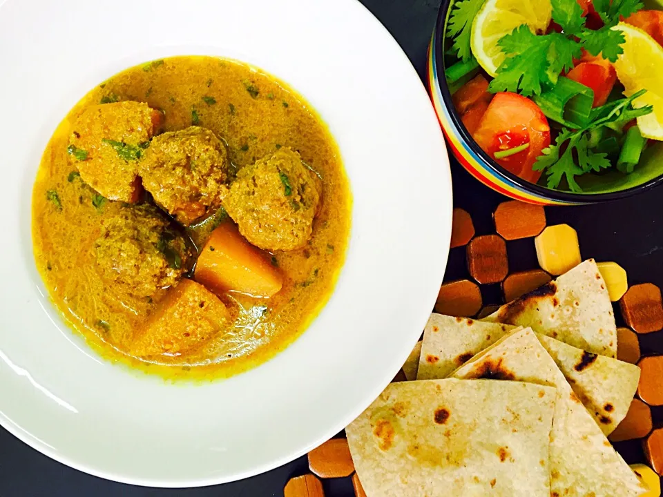 Meatball and potato curry (kofta)|Fatima Sameena Sharifさん