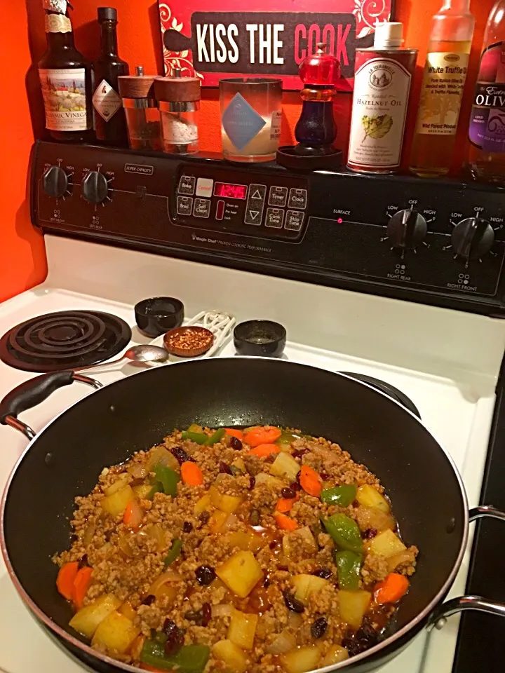 Snapdishの料理写真:Yummy "Ground Pork" filipino comfort food😍cooked on tomato sauce w/ onions, garlic, potatoes, carrots, green bell peppers, raisins, & dried cranberries.|🌺IAnneさん