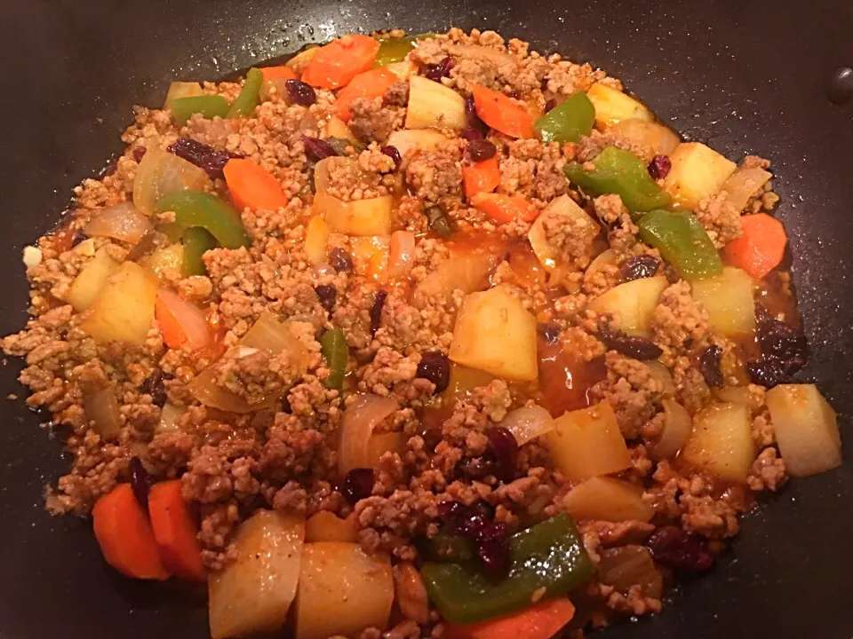 Pork Picadillo with potatoes, carrots, bell peppers, & craisins|🌺IAnneさん