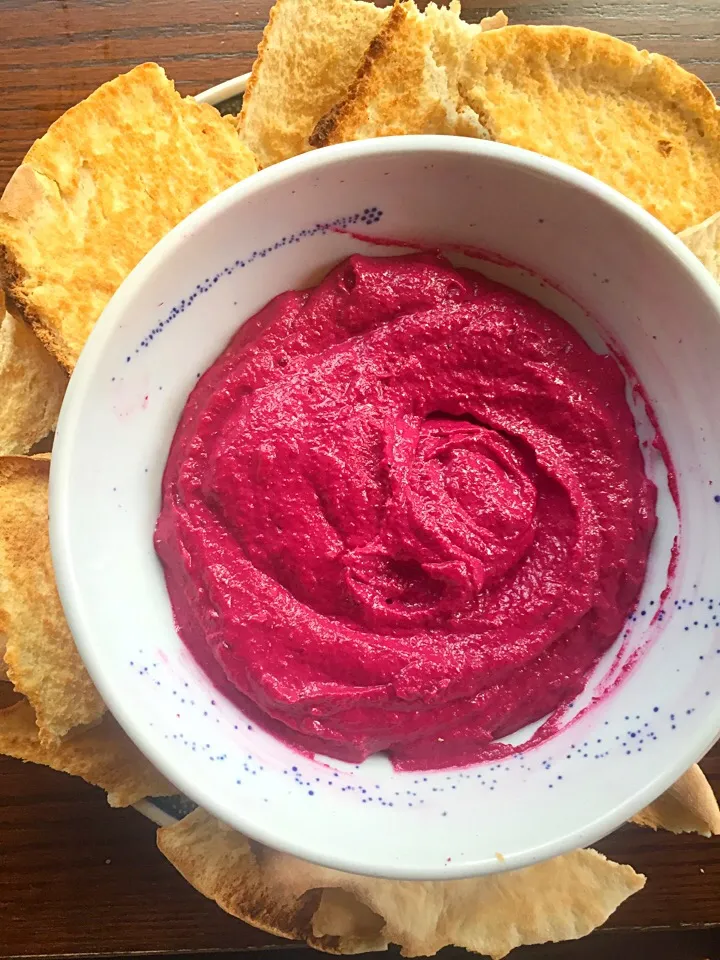 Snapdishの料理写真:Beet hummus|Matthew Cashenさん