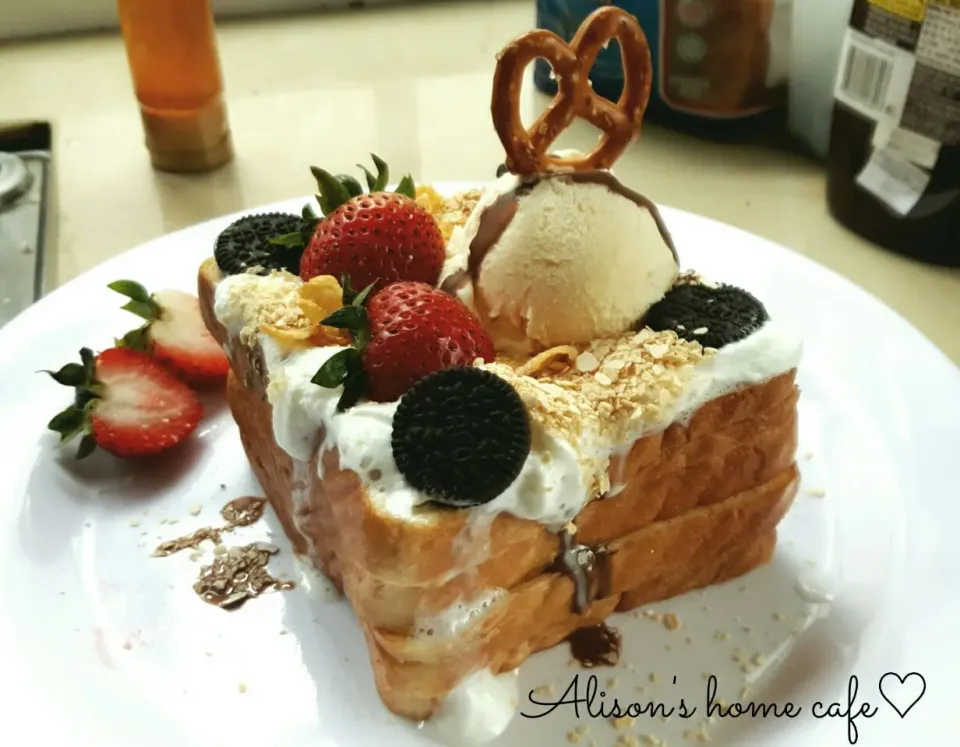 Honey toast with ice cream|Alison Kuok Pei Lingさん