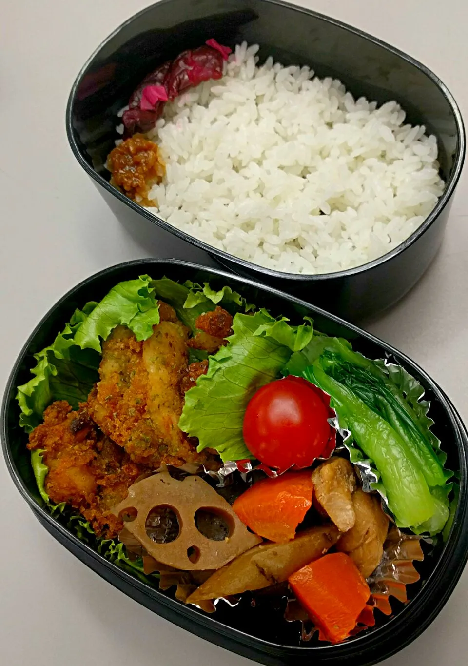 6月14日のサラメシは

鳥磯部唐揚げ
筑前煮
小松菜は醤油糀で
しば漬け

です(^_^)v|ニッパーさん