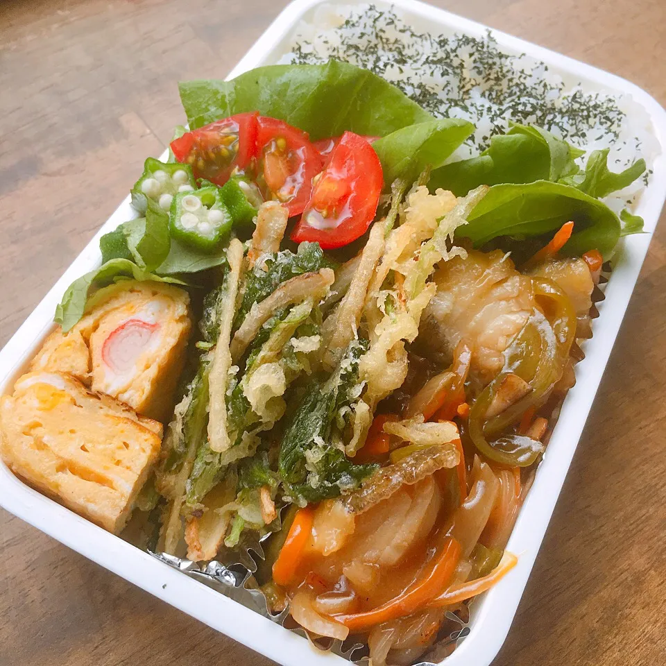 今日のお弁当
・牛蒡と三つ葉のかき揚げ
・タラの野菜あんかけ
・カニカマ入りの出汁たま
・オクラサラダ|akiさん