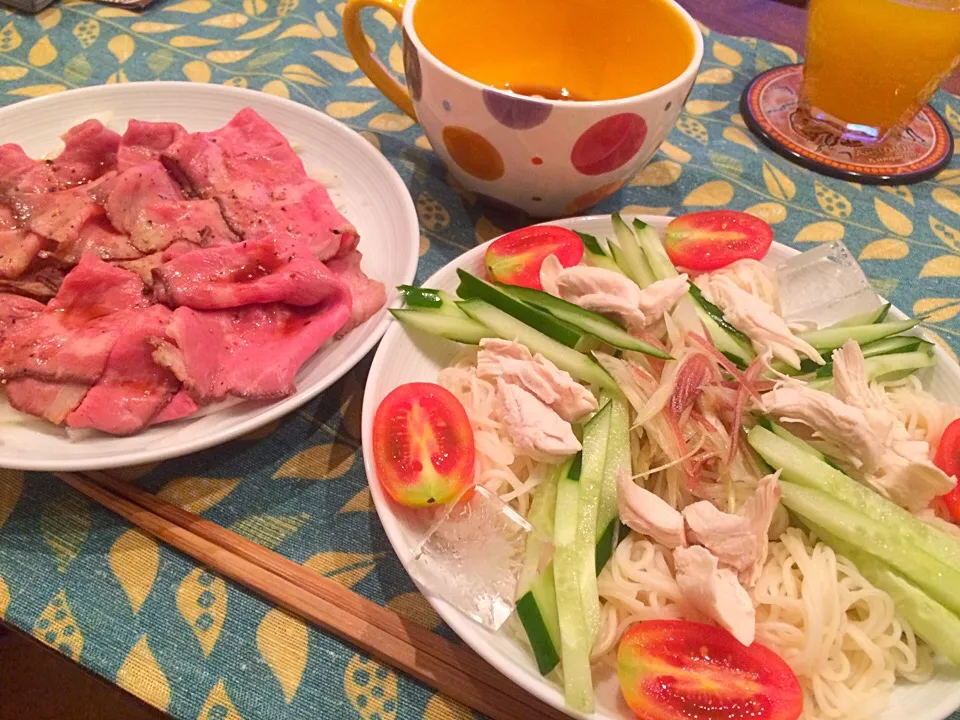 さっぱり素麺冷やし中華風&酢タマネギローストビーフ乗せ♫|Naoさん