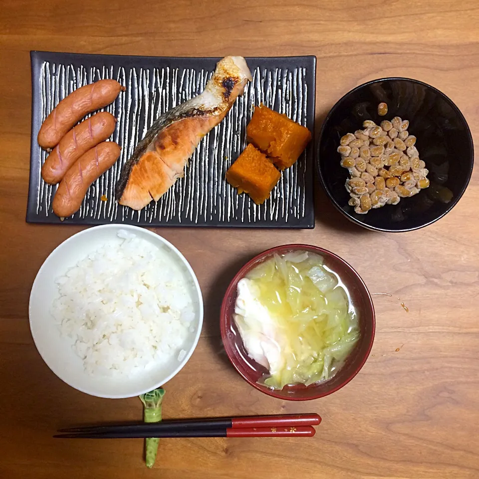 かぼちゃの煮付け、落とし卵の味噌汁|ponhoppelさん