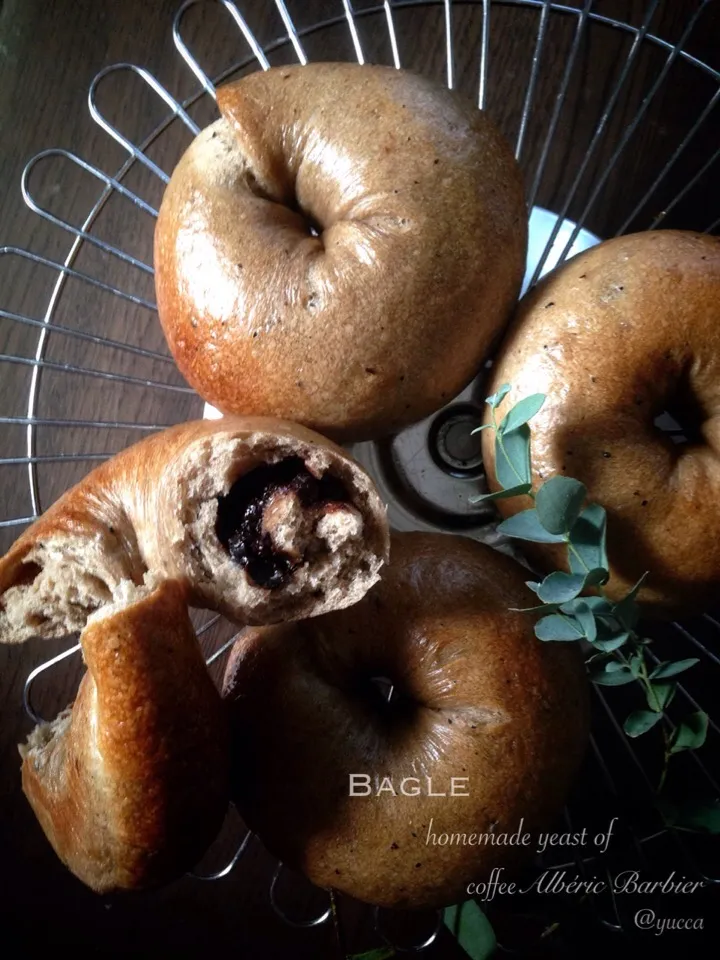 Snapdishの料理写真:珈琲・薔薇酵母 de ベーグル🍩珈琲黒豆使いきり☕️
お義母さま、ご馳走さま🙏|yucca@さん