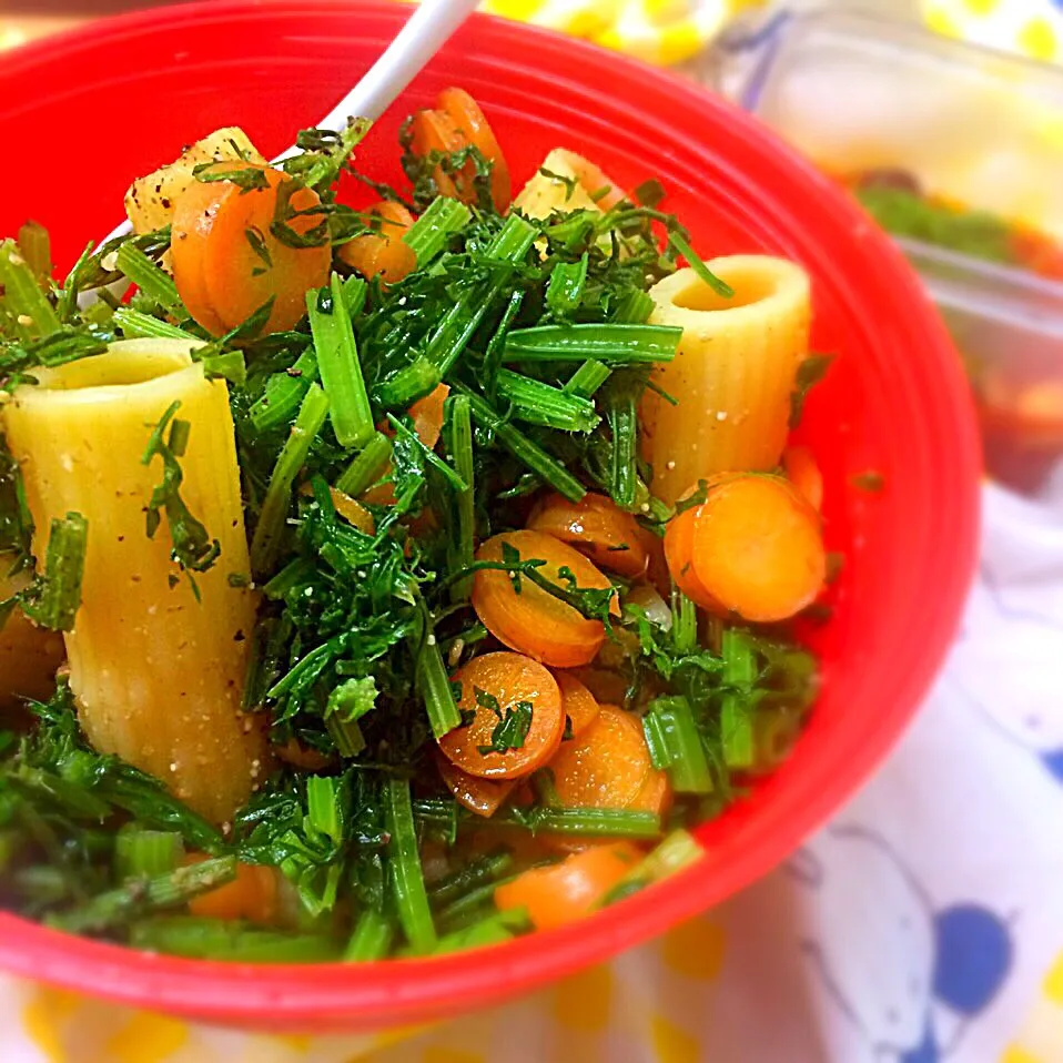 Snapdishの料理写真:Pasta with Shaved Carrots and Carrot Green／葉付き人参のリガトーニ🌿|angiee♡さん