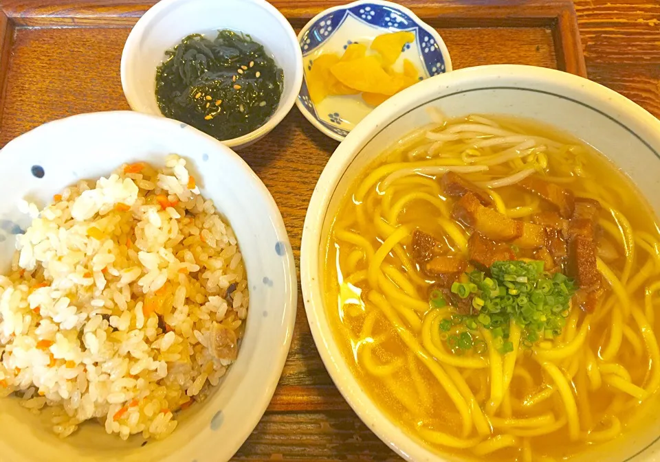 旅飯✨竹富島🌊竹の子の八重山そばセット|KANAさん