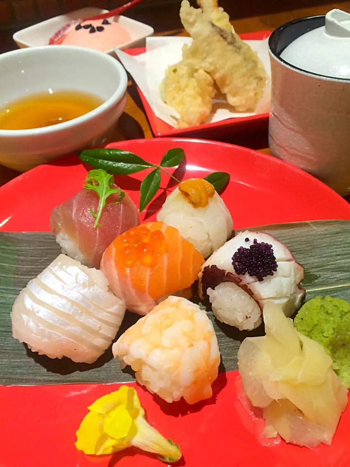 SUSHI BAR あばんさーる 手まり寿司セット1000円＋税|Toru Satoさん